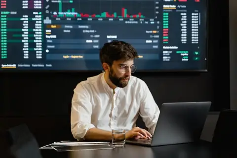 5 Unconventional Strategies to Tackle Overvalued Markets