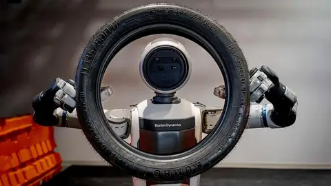 Why Hyundai Is Investing Billions to Outpace Tesla in Humanoid Robot Race