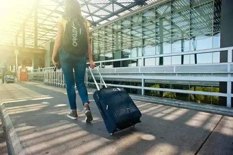 Travel Hacks That Claim to “Save Money” (But Don’t)